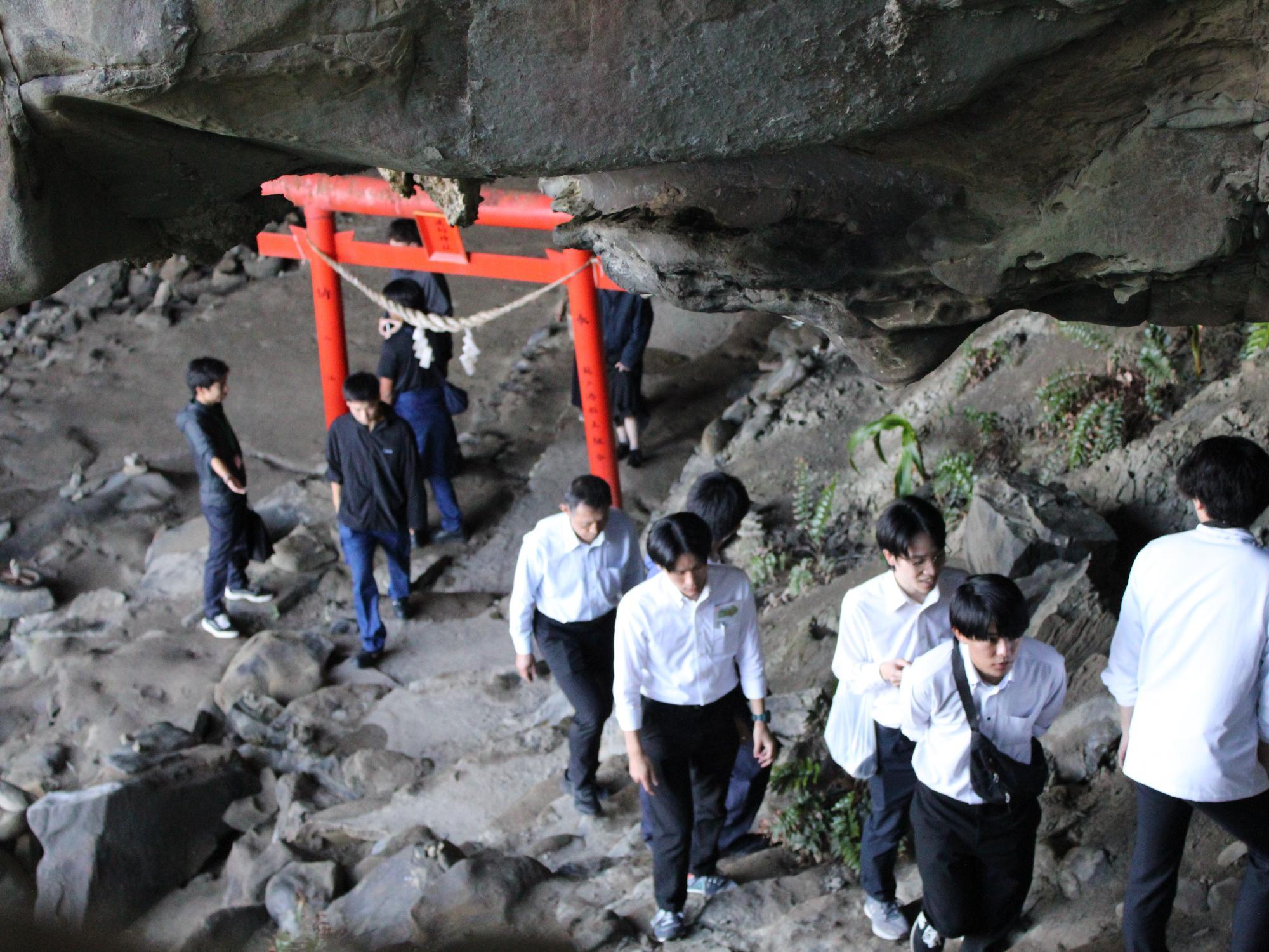 波切神社