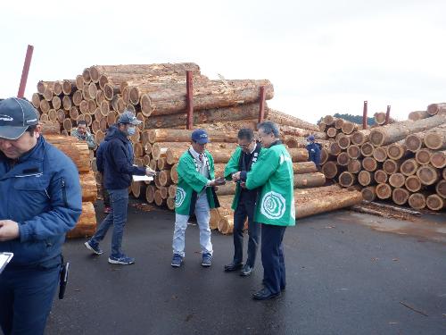 来賓による市売